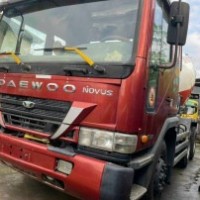Bồn trộn bê tông Daewoo 3 chân 2007 xe không hết đời